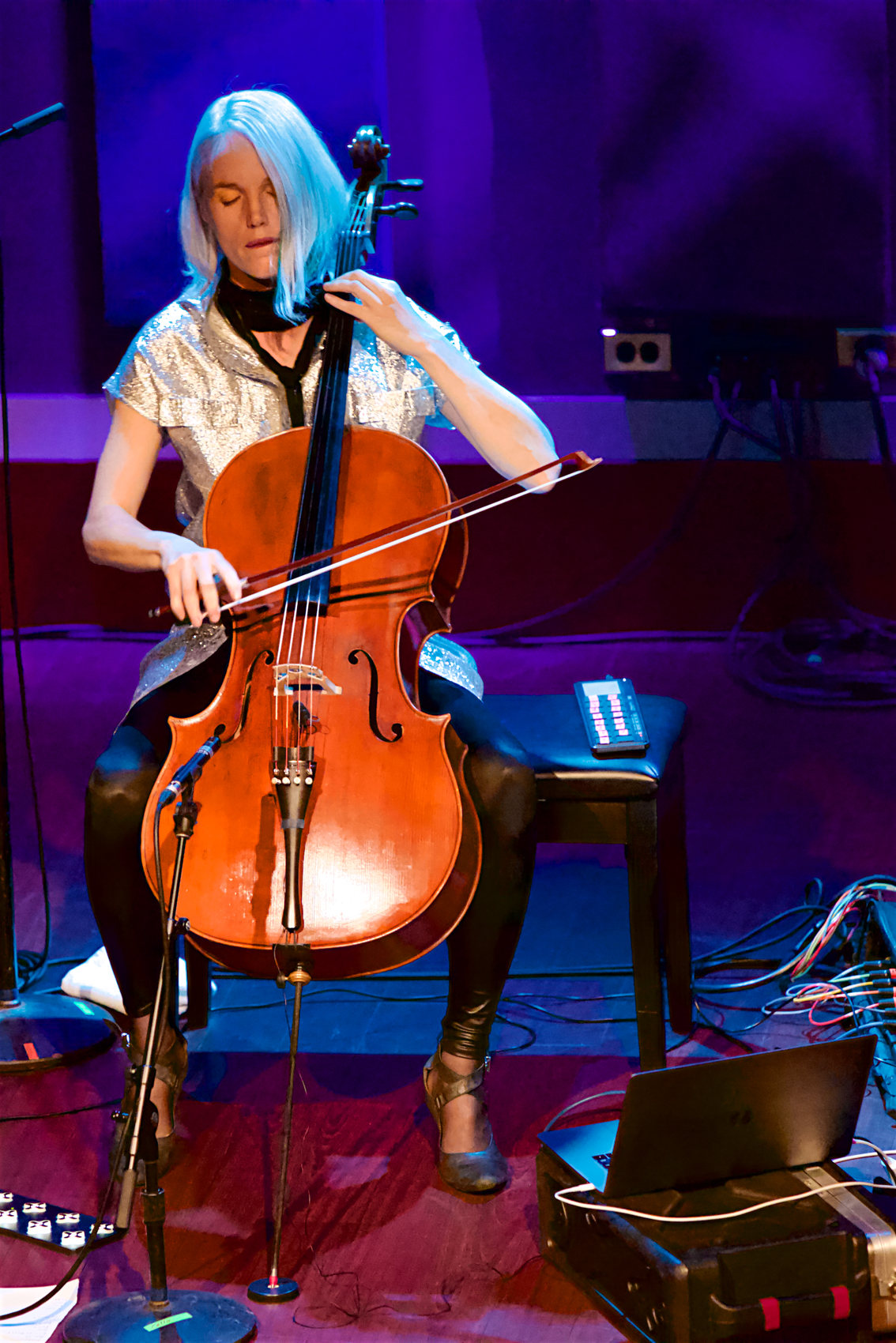 Zo Keating
World Cafe Live
Philadelphia, Pa
November 28, 2018

DerekBrad.com